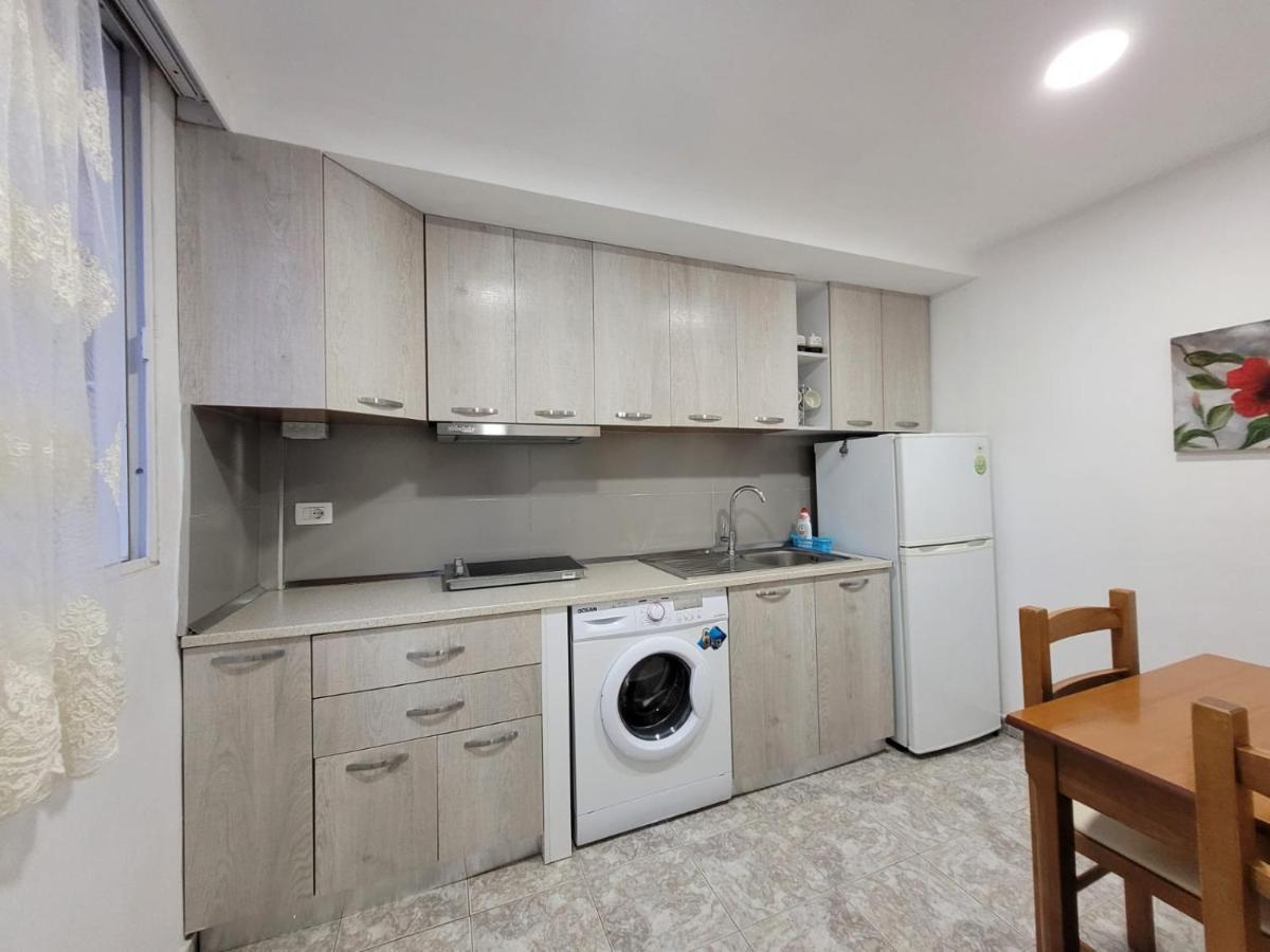 Anis Apartments Sarandë エクステリア 写真