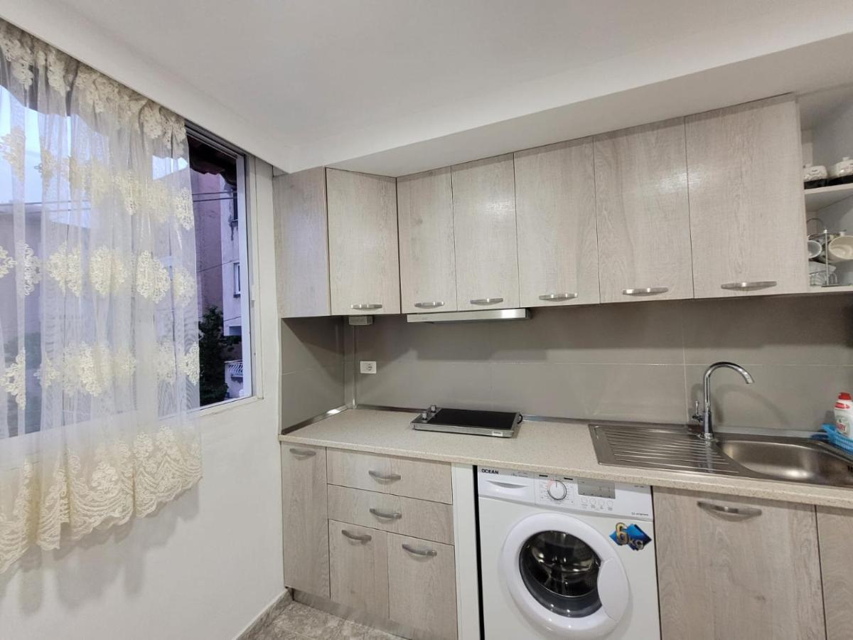 Anis Apartments Sarandë エクステリア 写真