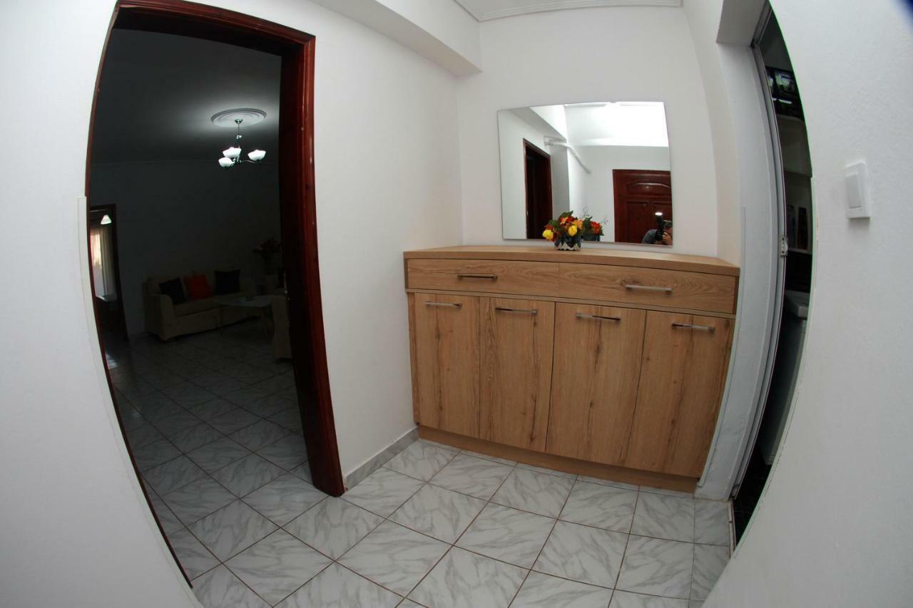 Anis Apartments Sarandë エクステリア 写真